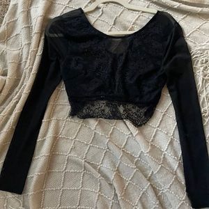 Long-sleeved Lace Crop Top